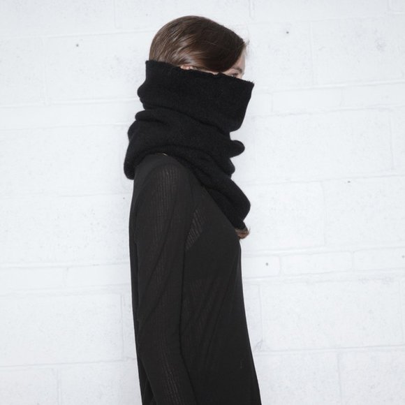 Isabel Benenato Accessories - ISABEL BENENATO • Black Yak Wool Long Snood Scarf